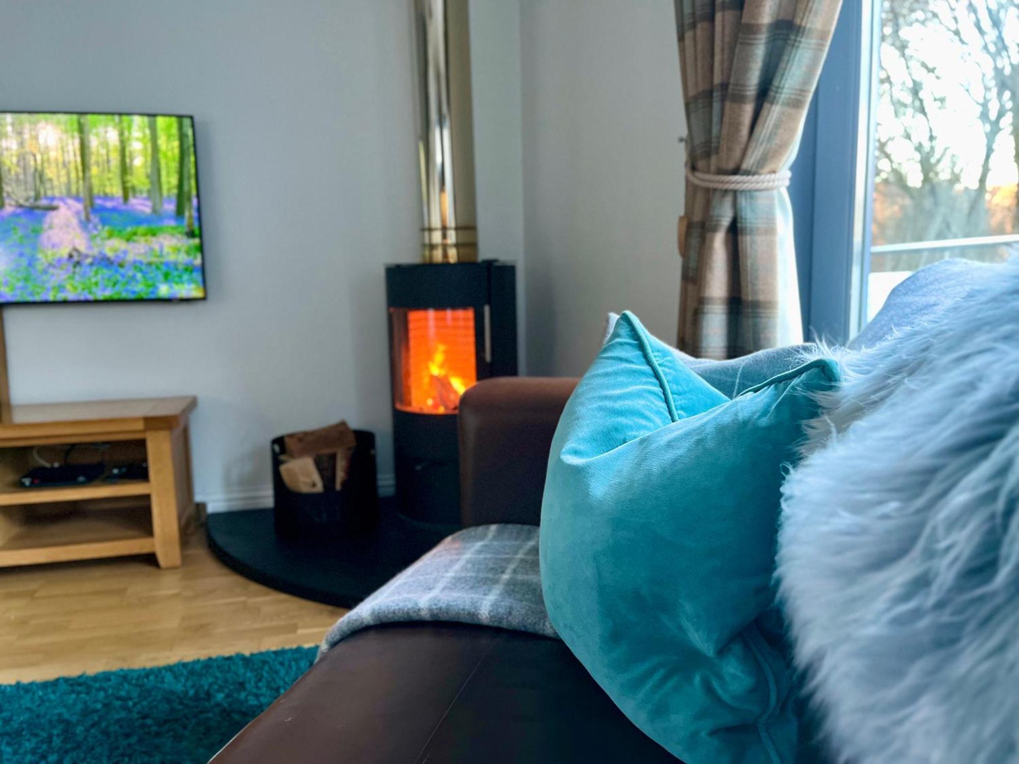 Bluebell Cottage With Hot Tub バラチェリッシュ エクステリア 写真