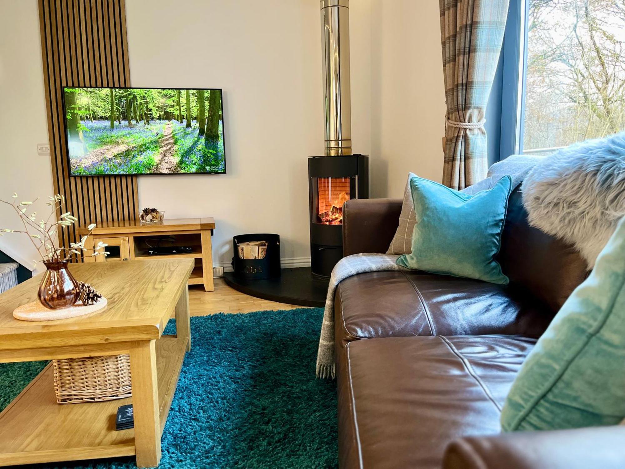 Bluebell Cottage With Hot Tub バラチェリッシュ エクステリア 写真