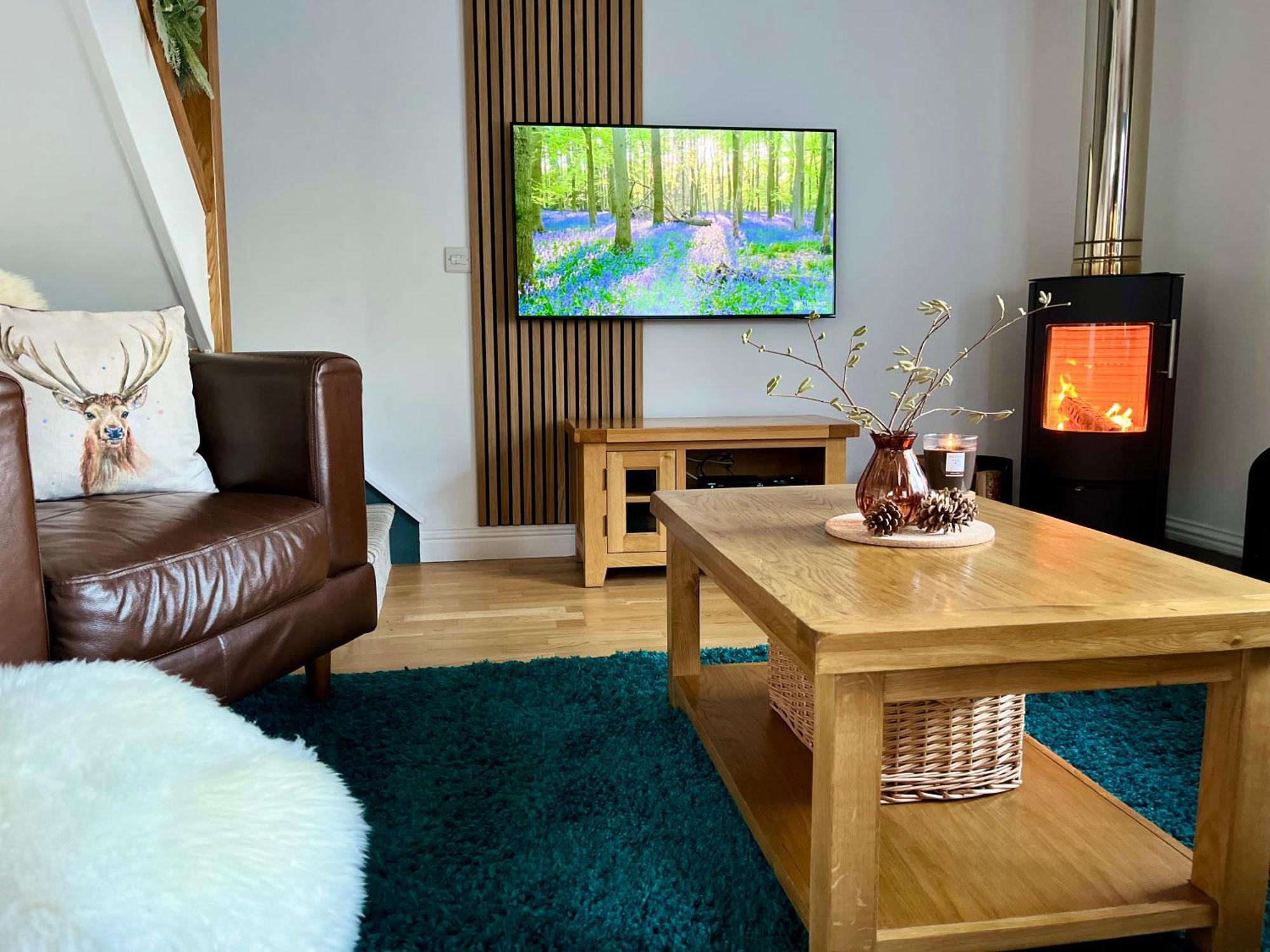 Bluebell Cottage With Hot Tub バラチェリッシュ エクステリア 写真