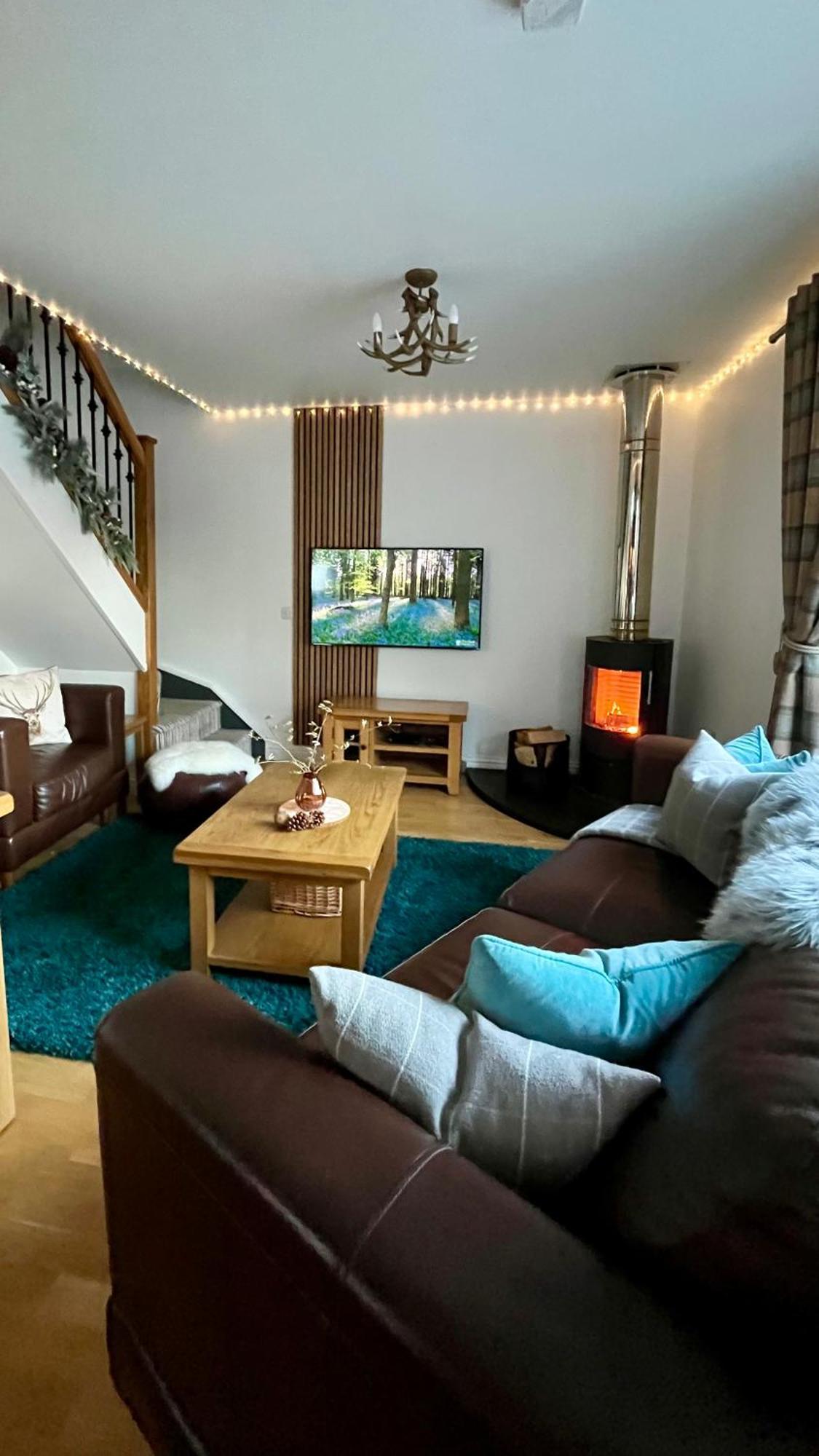 Bluebell Cottage With Hot Tub バラチェリッシュ エクステリア 写真
