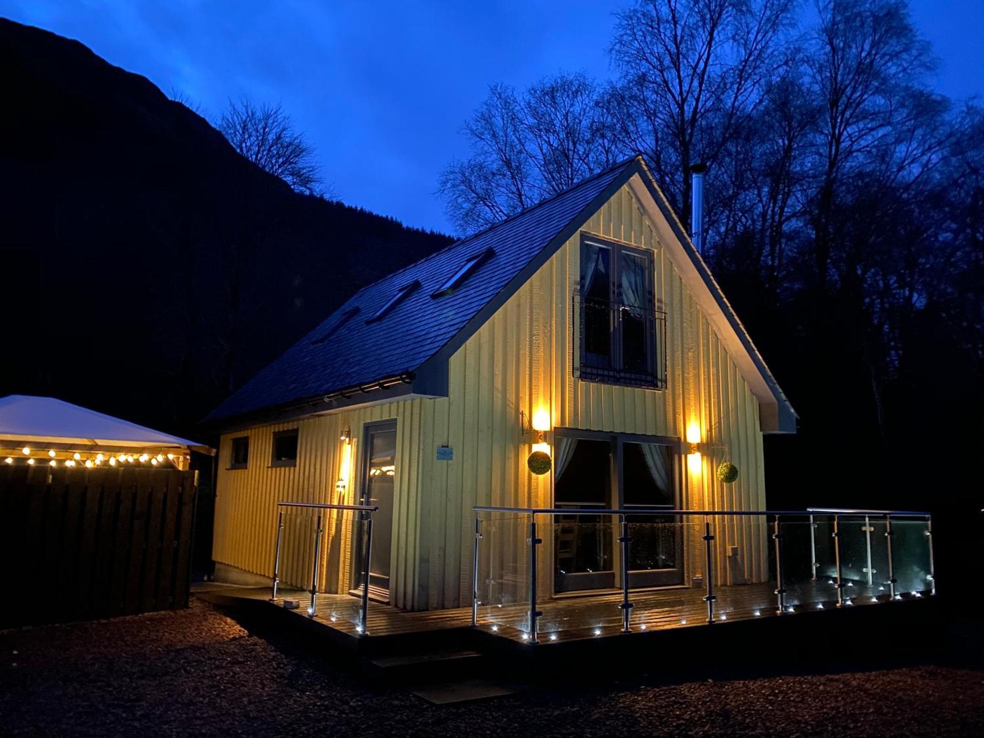 Bluebell Cottage With Hot Tub バラチェリッシュ エクステリア 写真